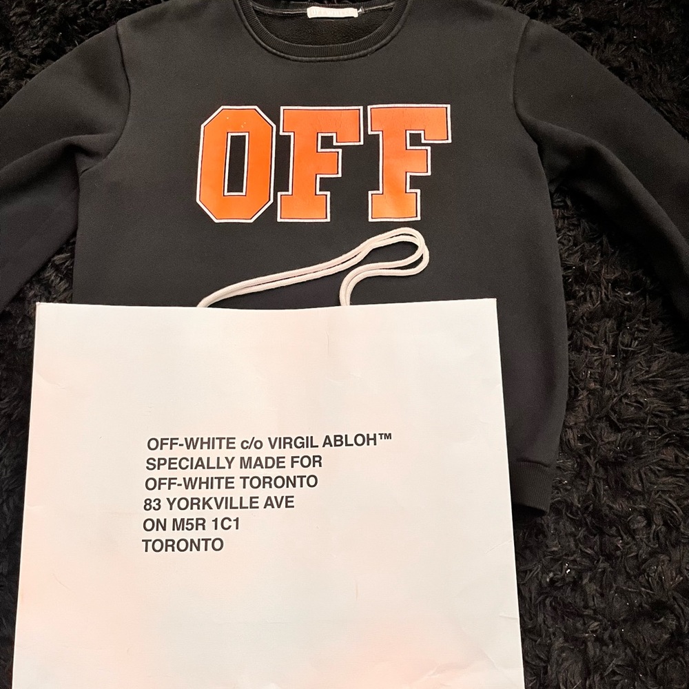 Large “men’s” off white crewneck
